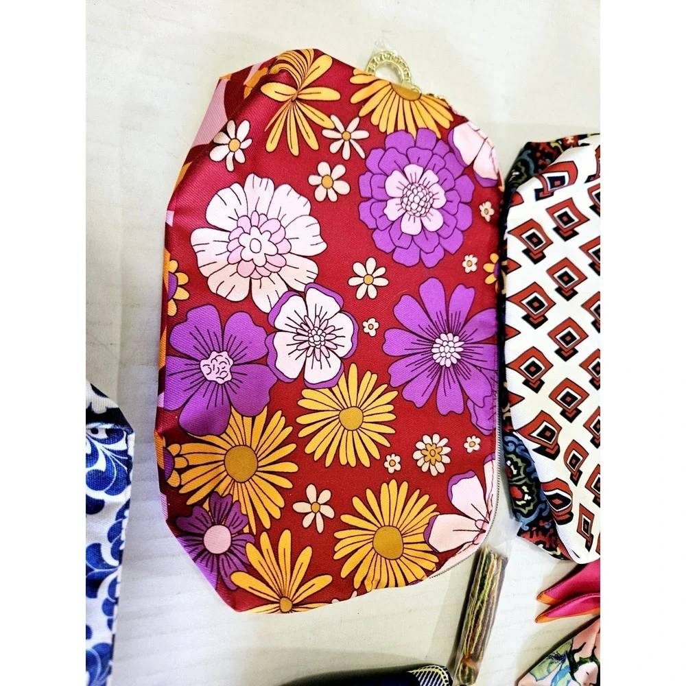 NEW‎ Estee Lauder Makeup Bags Lot Of 7 Unique Colors And Designs